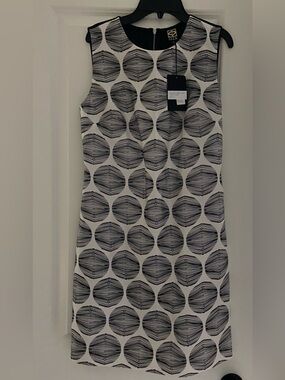 S.I.L.K Sleeveless Black & White Geometric Shift Dress